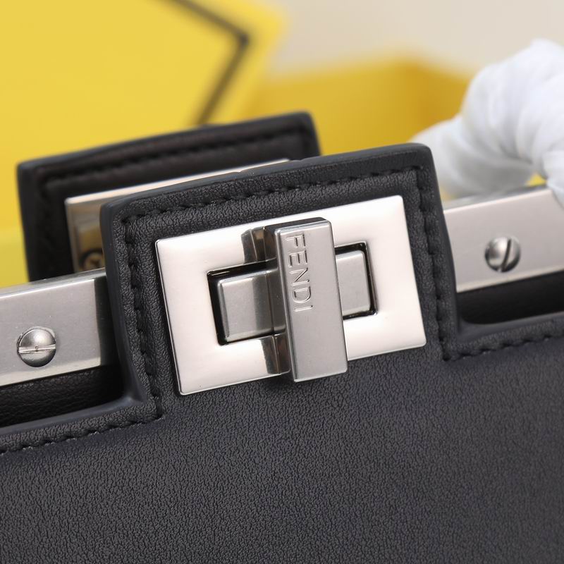 Fendi Peekaboo F0676 23cm ww (36)