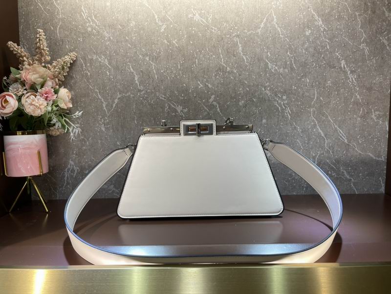 Fendi Peekaboo F0678光面 33cm CN (23)