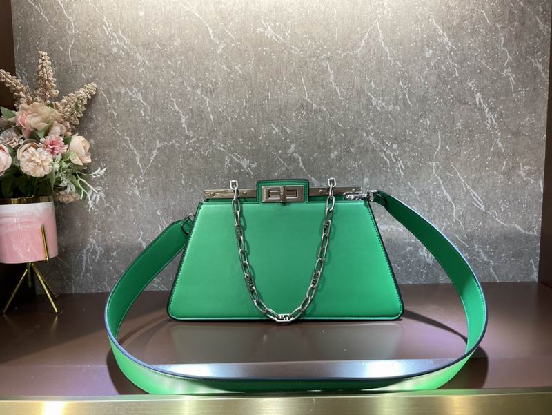 Fendi Peekaboo F0678光面 33cm CN (28)