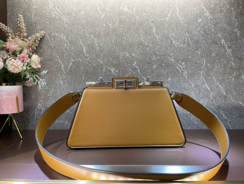 Fendi Peekaboo F0678光面 33cm CN (38)