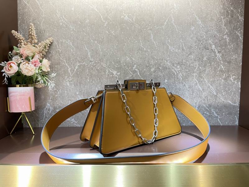 Fendi Peekaboo F0678光面 33cm CN (40)