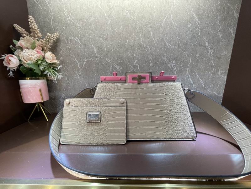 Fendi Peekaboo F0678 33cm CN (2)