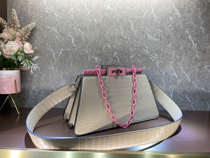 Fendi Peekaboo F0678 33cm CN (3)