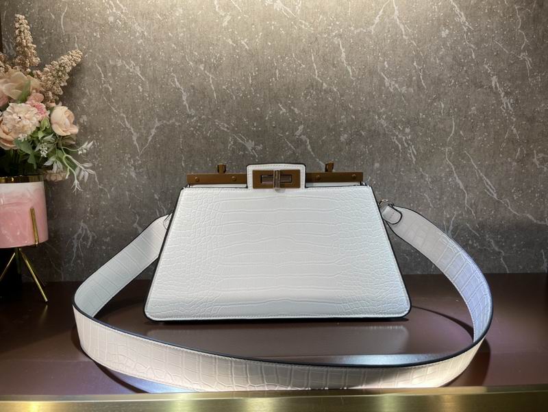 Fendi Peekaboo F0678 33cm CN (30)