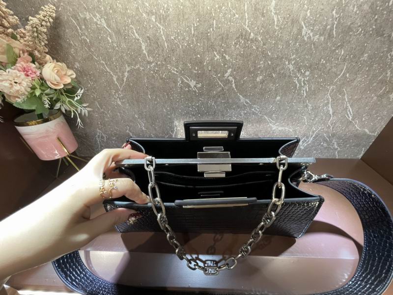 Fendi Peekaboo F0678 33cm CN (39)