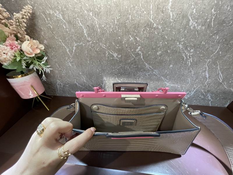 Fendi Peekaboo F0678 33cm CN (4)