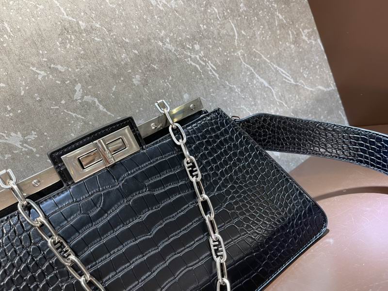 Fendi Peekaboo F0678 33cm CN (40)