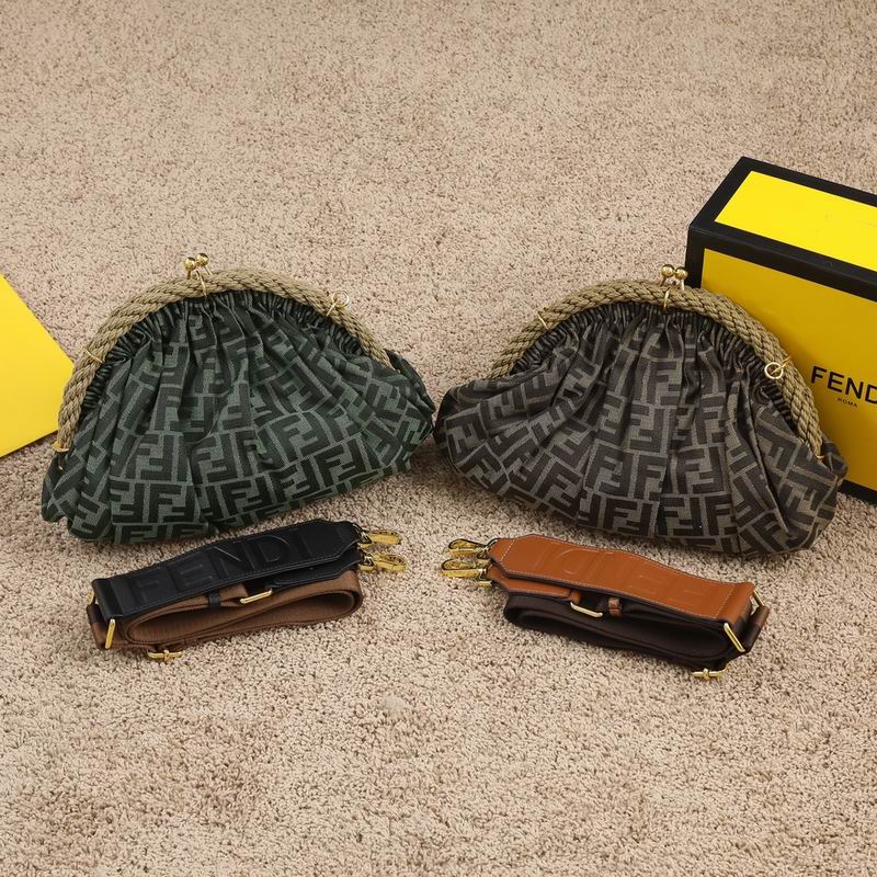 Fendi Shell 7739 42x21x15cm ww (1)