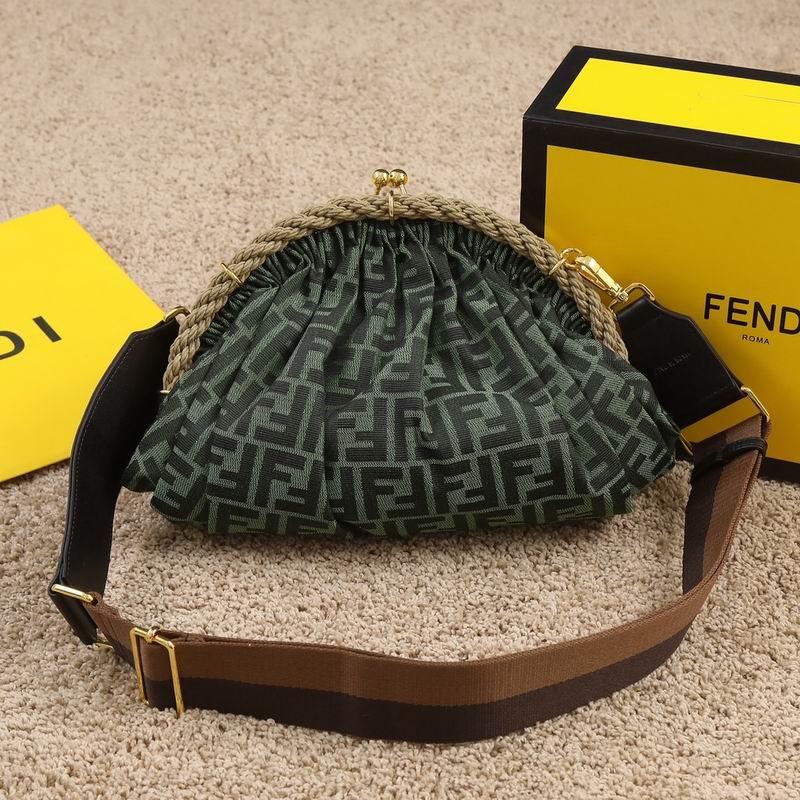 Fendi Shell 7739 42x21x15cm ww (2)