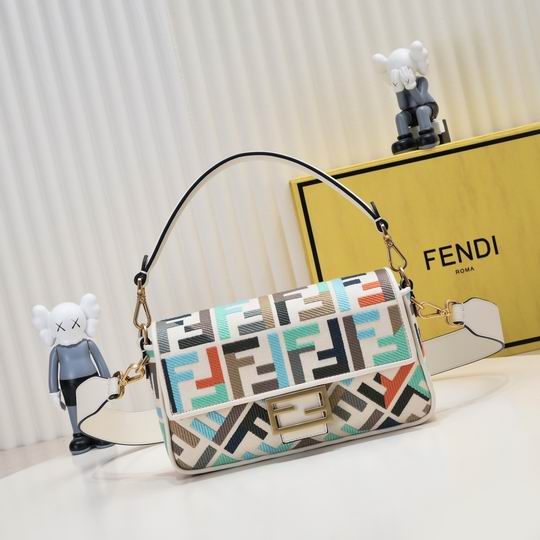 Fendi Vertigo 2301 26x15x6cm ww (1)