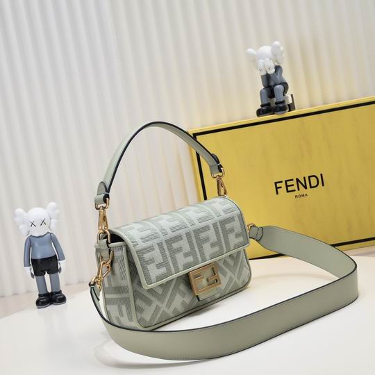 Fendi Vertigo 2301 26x15x6cm ww (11)