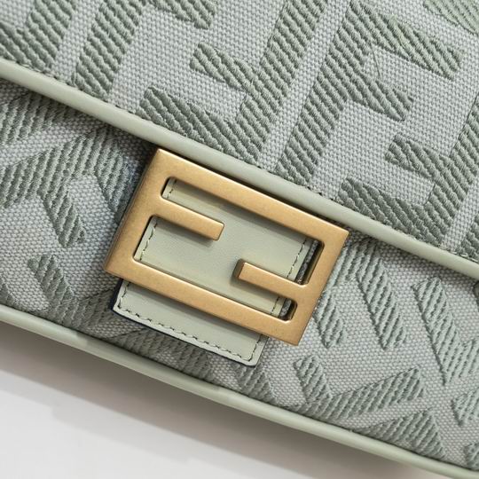 Fendi Vertigo 2301 26x15x6cm ww (15)