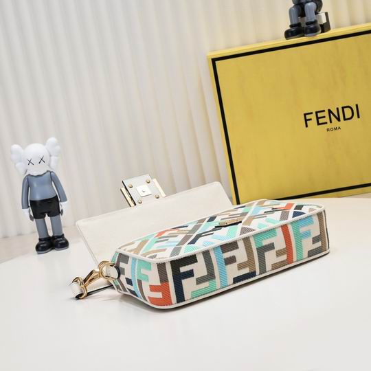 Fendi Vertigo 2301 26x15x6cm ww (3)