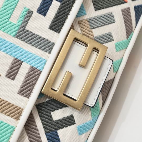 Fendi Vertigo 2301 26x15x6cm ww (4)