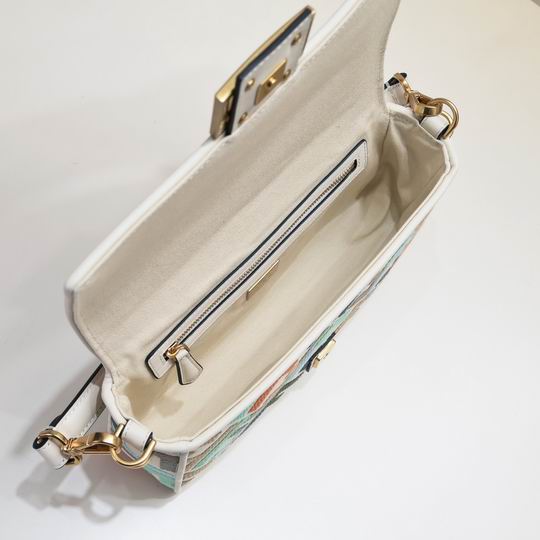 Fendi Vertigo 2301 26x15x6cm ww (9)