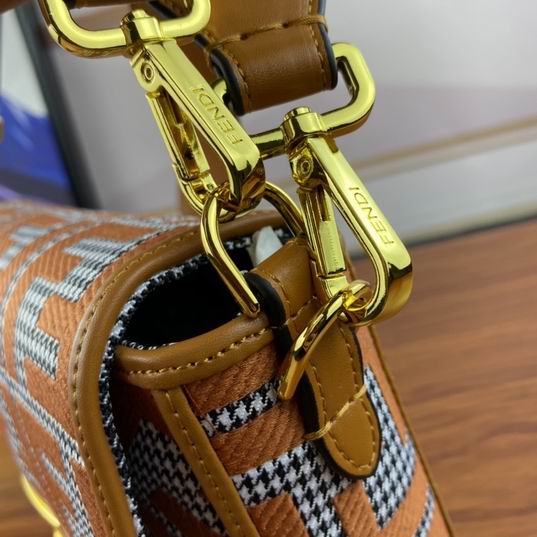 Fendi baguette 0195 26x13x6m ww (5)