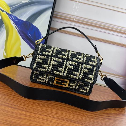 Fendi baguette 3358 27x4x14cm ww (1)