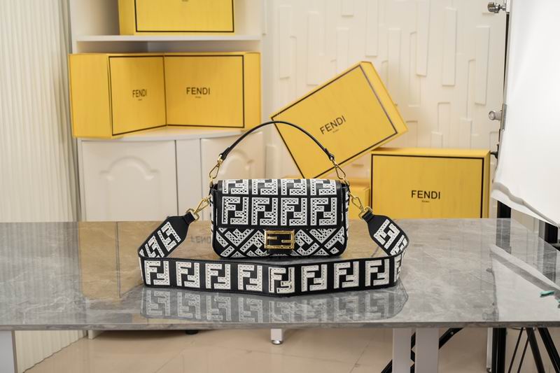 Fendi baguette 3375 28x6x14cm ww (37)