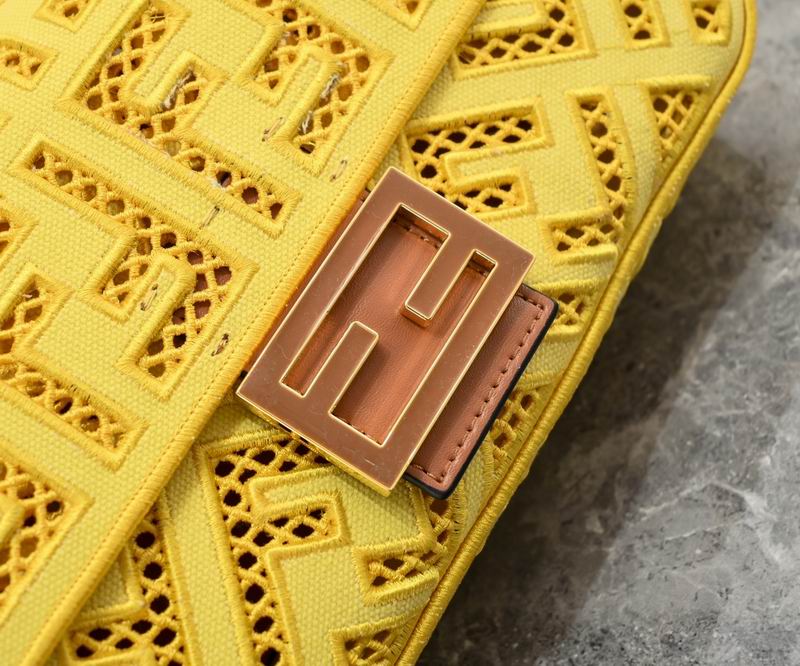 Fendi baguette 3375 28x6x14cm ww (4)