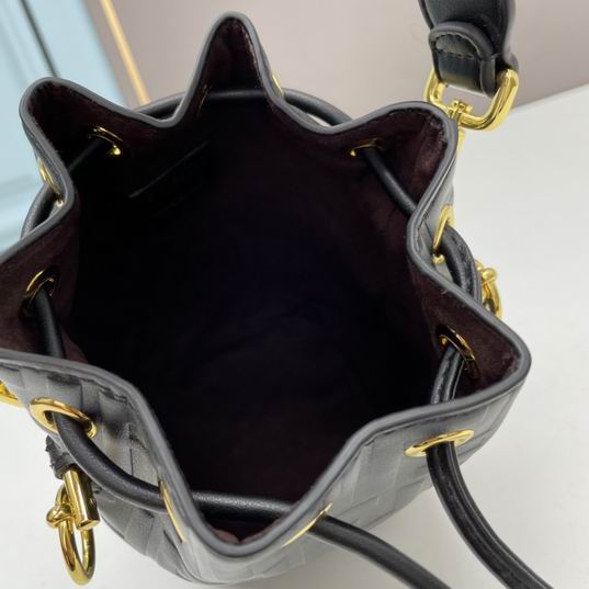 Fendi bucket 12x18x10cm ww (15)