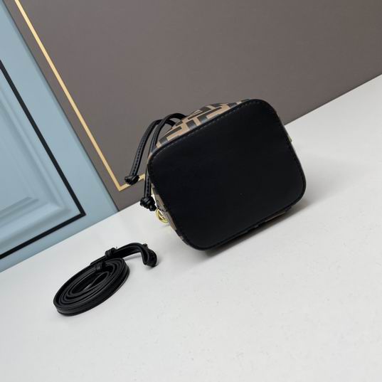 Fendi bucket 12x18x10cm ww (20)