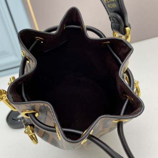 Fendi bucket 12x18x10cm ww (24)