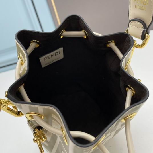 Fendi bucket 12x18x10cm ww (32)