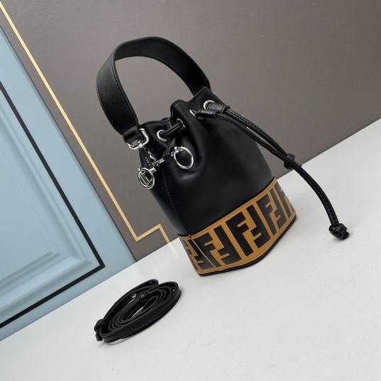 Fendi bucket 12x18x10cm ww (4)