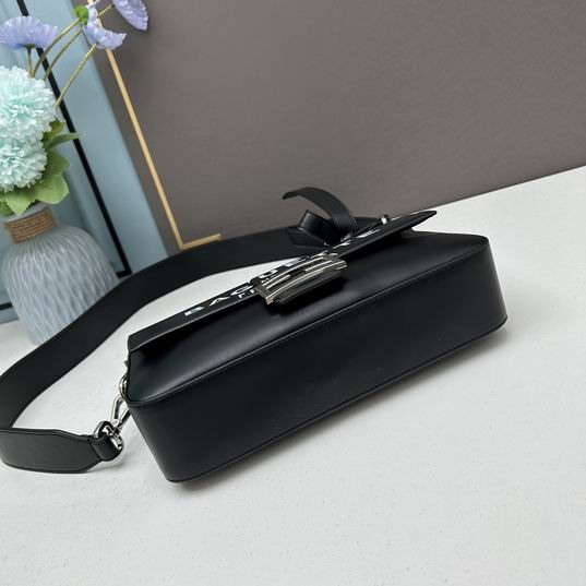 Fendi by Marc Jacobs 27x15x6cm ww (11)