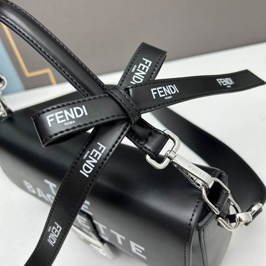 Fendi by Marc Jacobs 27x15x6cm ww (13)