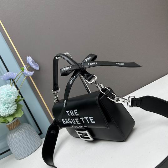 Fendi by Marc Jacobs 27x15x6cm ww (14)