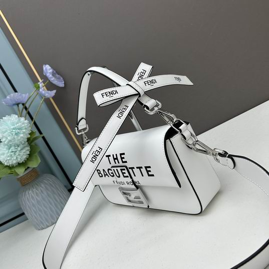 Fendi by Marc Jacobs 27x15x6cm ww (3)