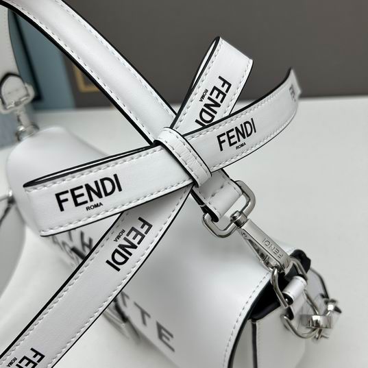 Fendi by Marc Jacobs 27x15x6cm ww (5)