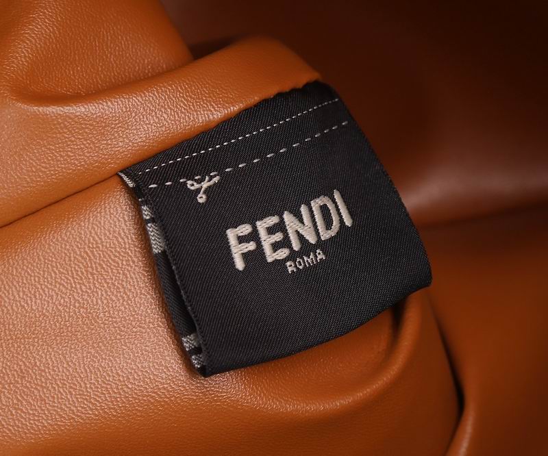 Fendi by the way3384 28x10x18cm ww (15)