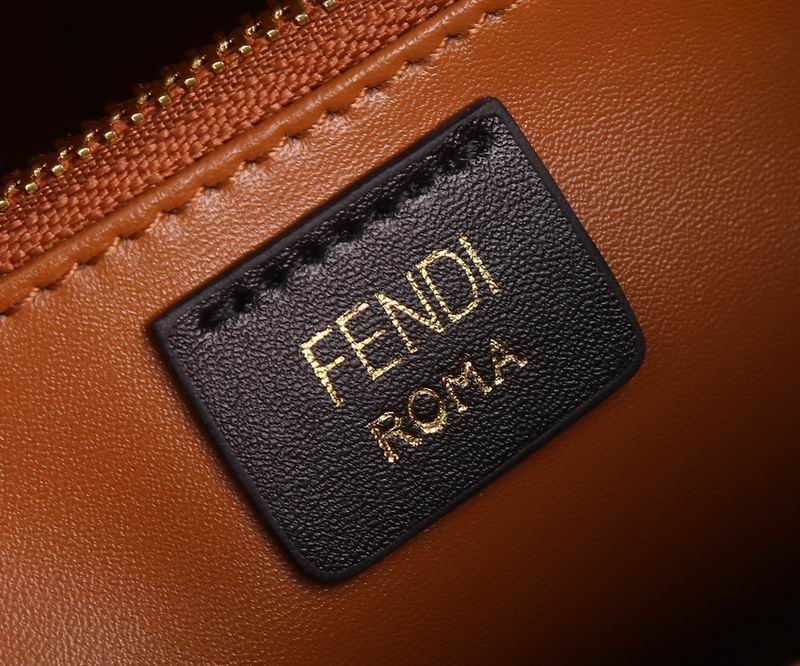 Fendi by the way3384 28x10x18cm ww (16)