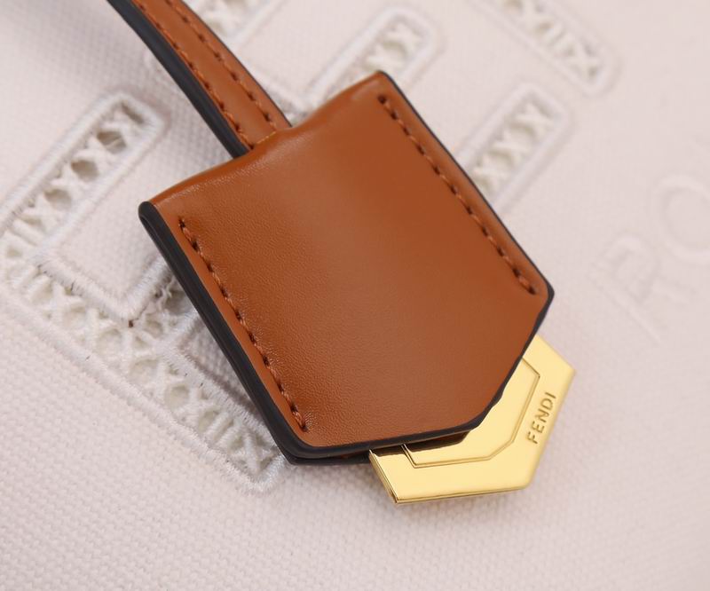 Fendi by the way3384 28x10x18cm ww (32)