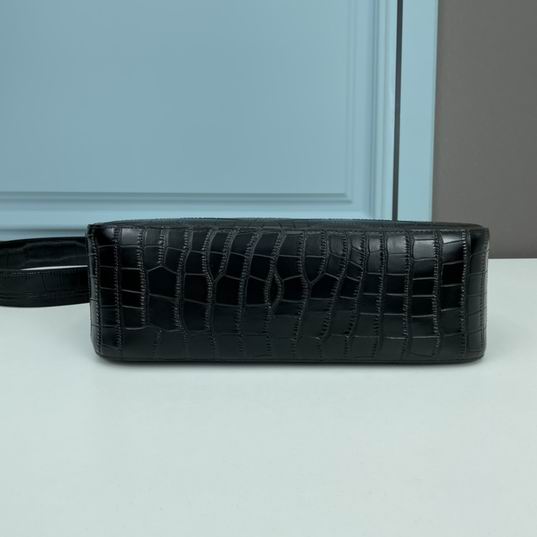 Fendi o lock 23421 36x23.5x14cm ww (13)