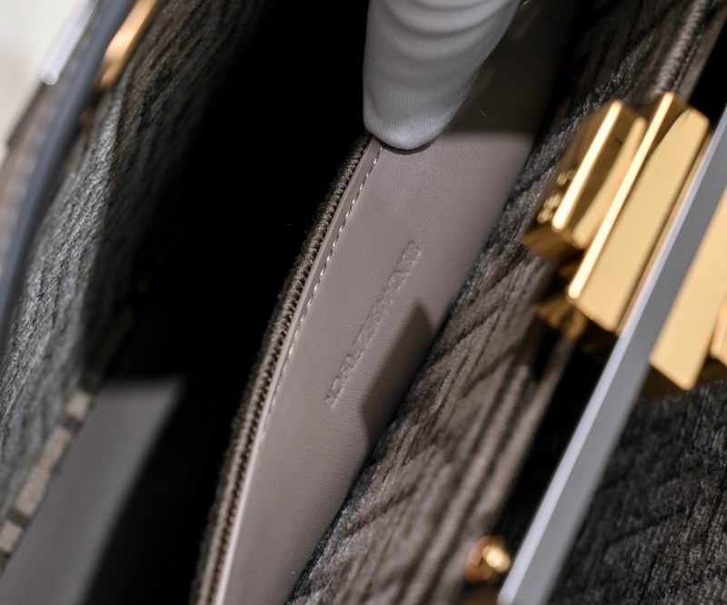 Fendi peekaboo 305 33x13.5x25cm ww (17)