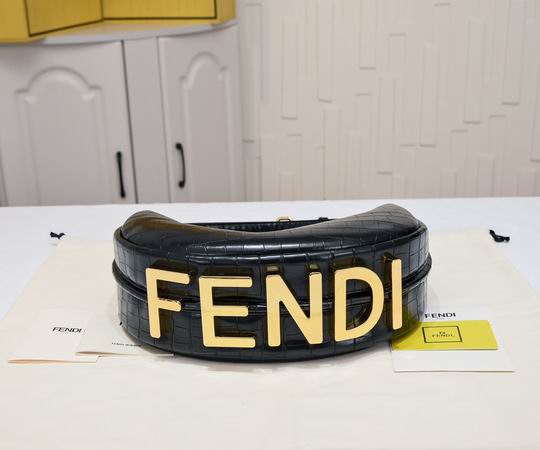Fendi praphy 2196 29x24.5x10cm ww (3)