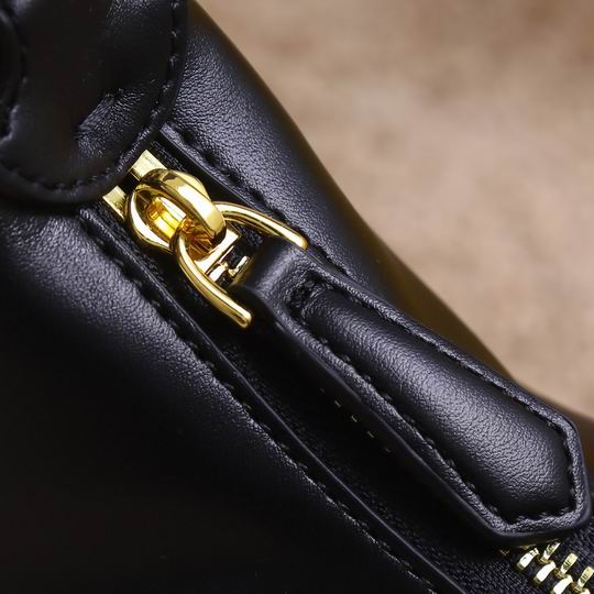 Fendi praphy 2196 29x24.5x10cm ww (32)