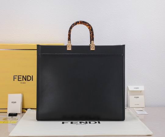 Fendi tote 013 40x35x21cm ww (3)