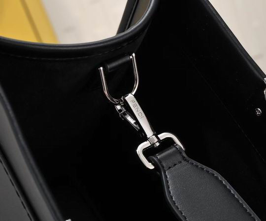 Fendi tote 022 35x17x31cm ww (9)
