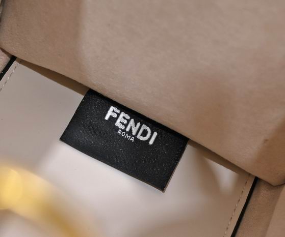 Fendi tote 1006 22.5x20.5cm ww (7)
