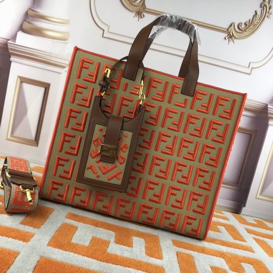 Fendi tote 2118 37x32cm ww (1)