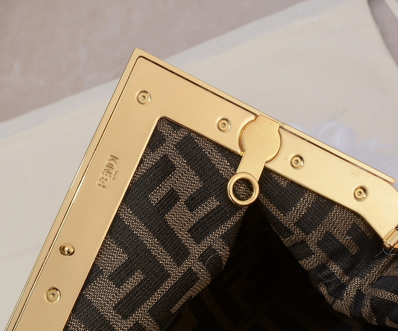 First 302 26X9.5X18cm WW (6)