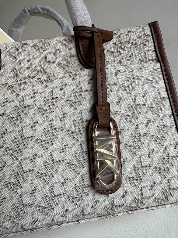 GIGI 24X19X9cm 082707 DY 2色 10