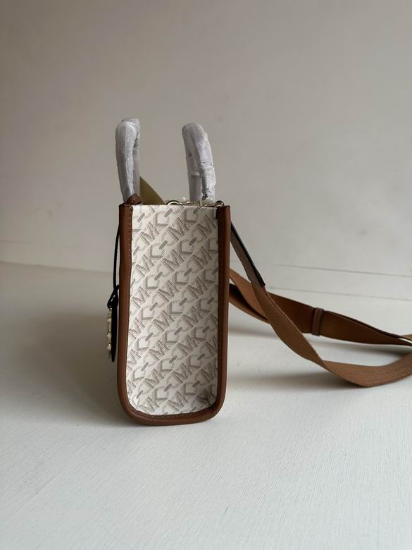 GIGI 24X19X9cm 082707 DY 2色 11