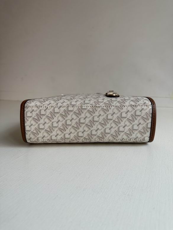 GIGI 24X19X9cm 082707 DY 2色 13