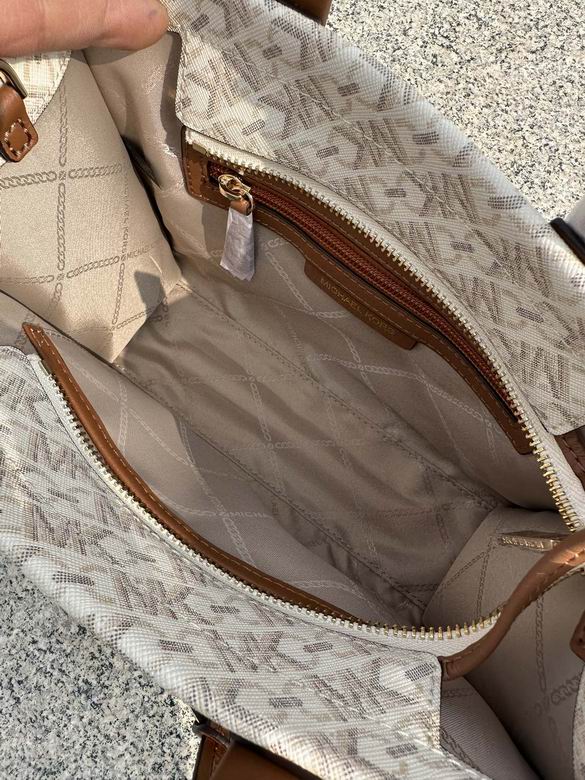 GIGI 24X19X9cm 082707 DY 2色 15