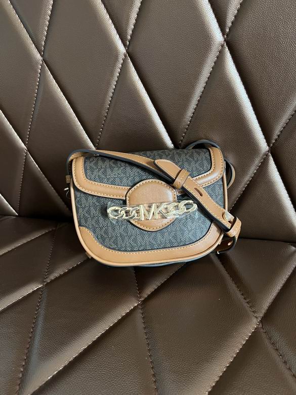 Hally 18X5X14cm 082705 DY 6色 36